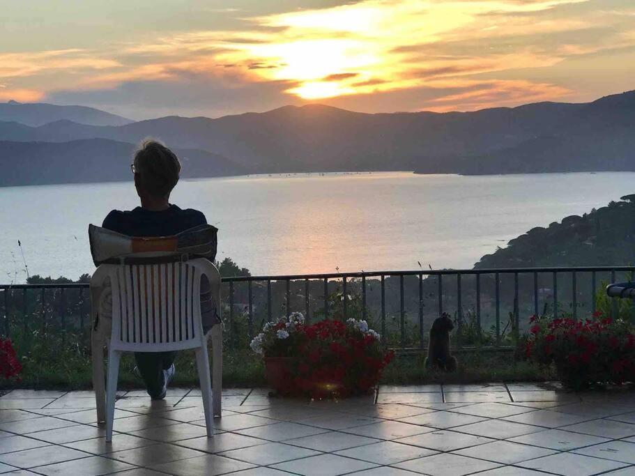 Villa Mit Whirlpool Und Phantastischer Aussicht Capoliveri  Exterior foto