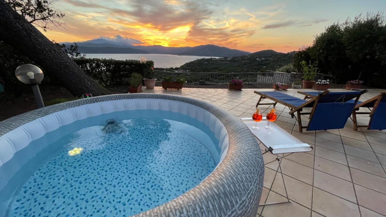 Villa Mit Whirlpool Und Phantastischer Aussicht Capoliveri  Exterior foto